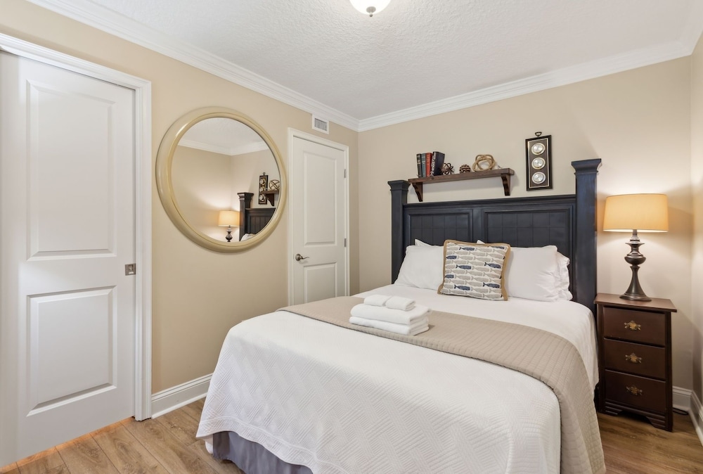 1943 S Fletcher 3 Bedroom Townhouse