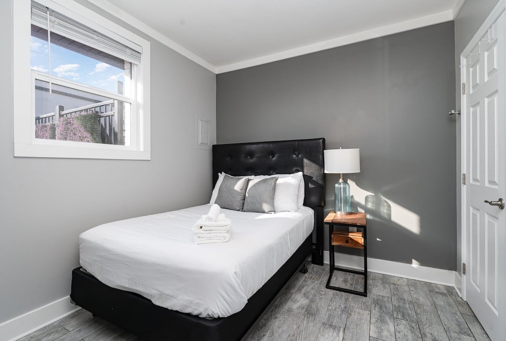 Opulent Pearl - Private Patio - Mins to Broadway