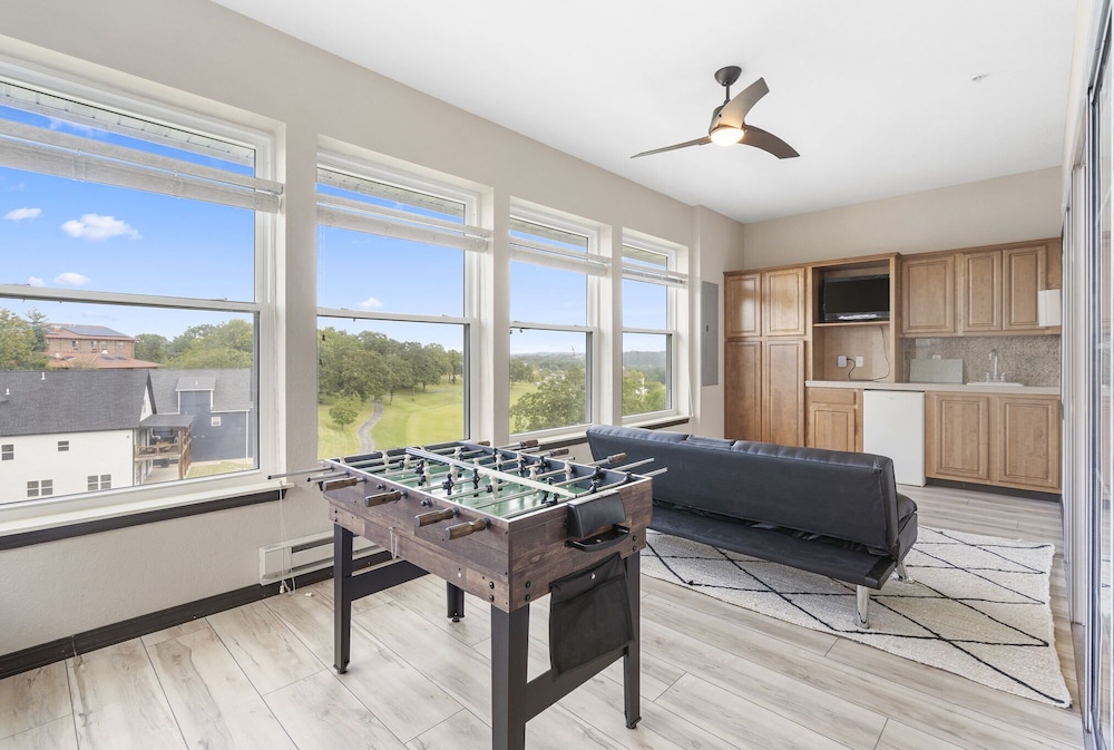 Shades of Branson Experience All the Best of Branson! Prime Location view 2