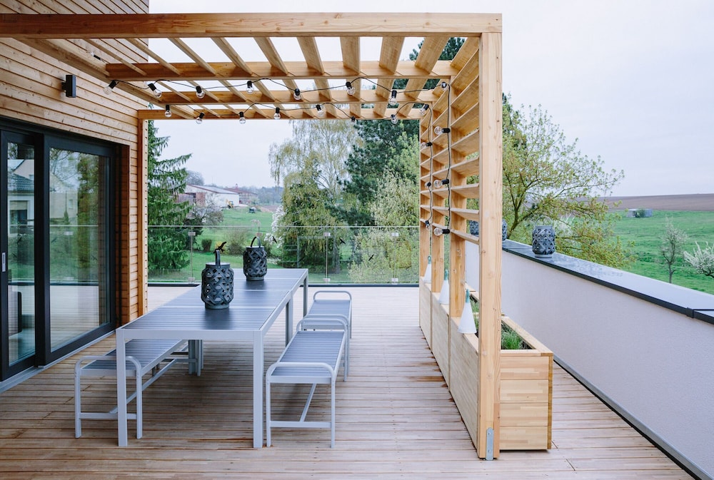 La Maison Devant La Prairie, 写真 124