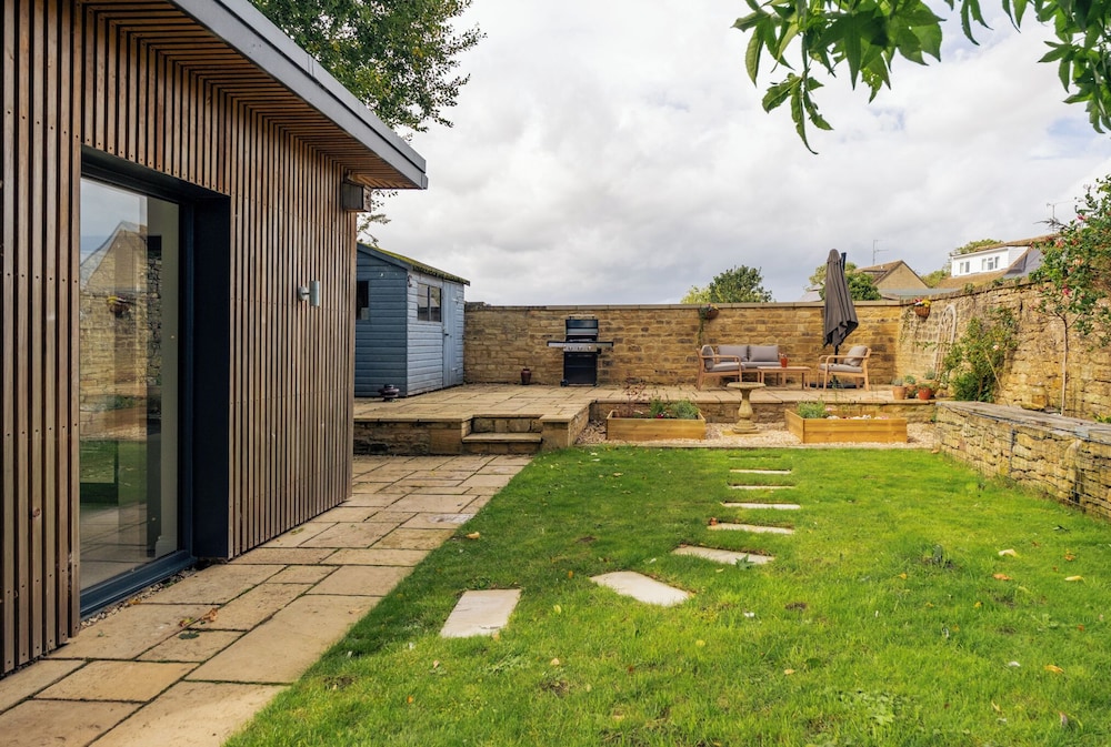 Historic 3 BD Cottage in the Cotswolds