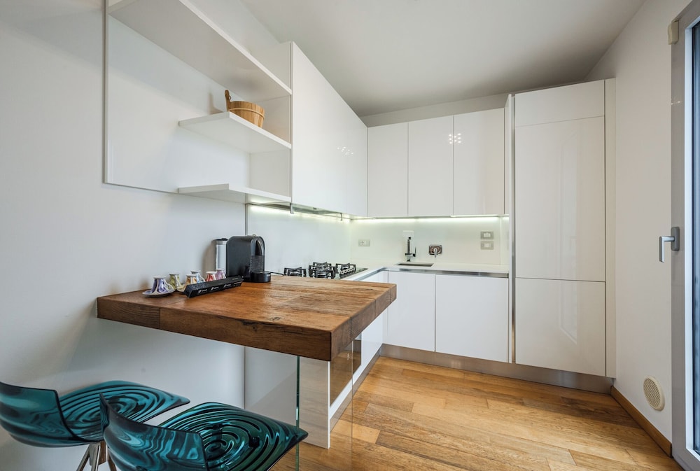 Emilia Suite Street
