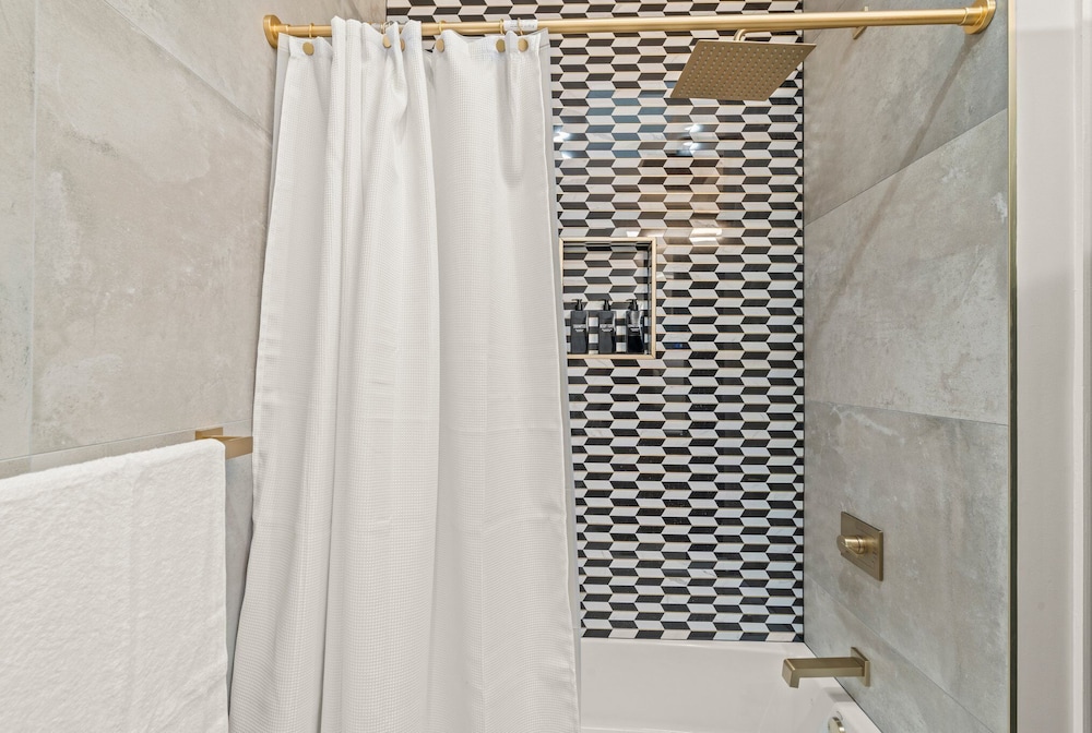 Historic Old City 1 Bedroom, 1 Bath