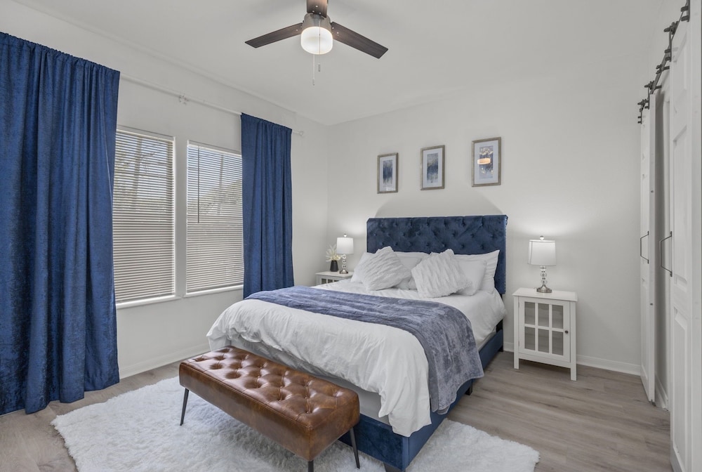 Wonderful Getaway EaDo 3BR Minutes to Downtown view 2