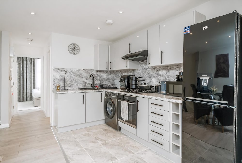 Modern South Wimbledon Stay