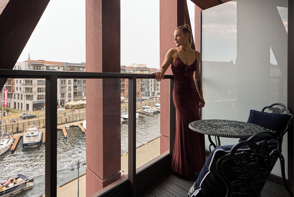 Granaria Premium River View by Downtown Apartments