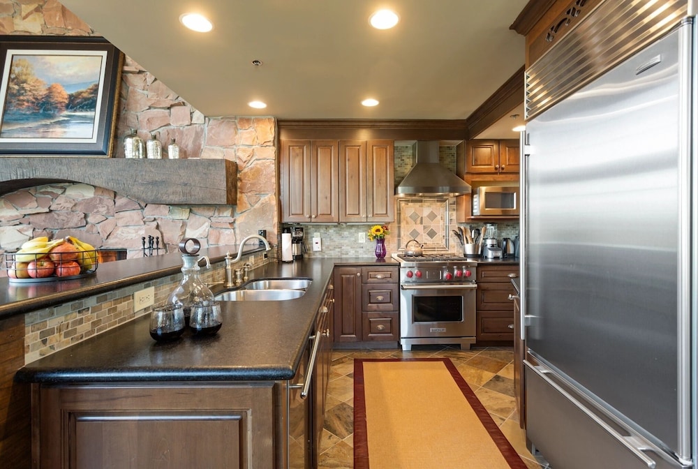 Stag Lodge at Deer Valley Resort - Three Bedroom Residence with Spa #13 3 Condo