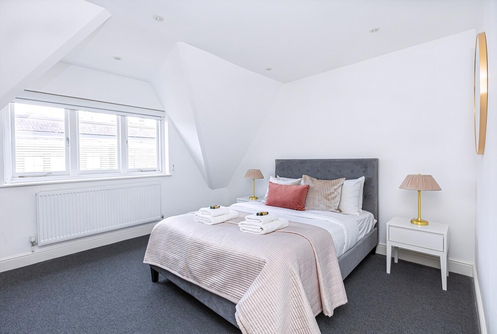 Stylish Three-bed Flat in Marylebone