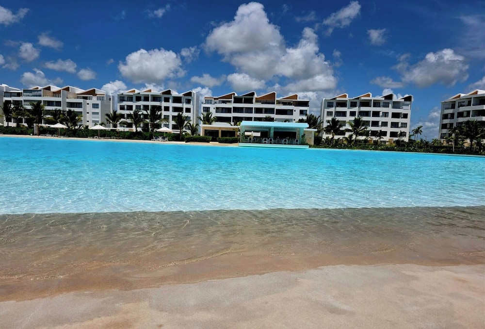 Oasis Turquesa Punta Cana Crystal Lagoon