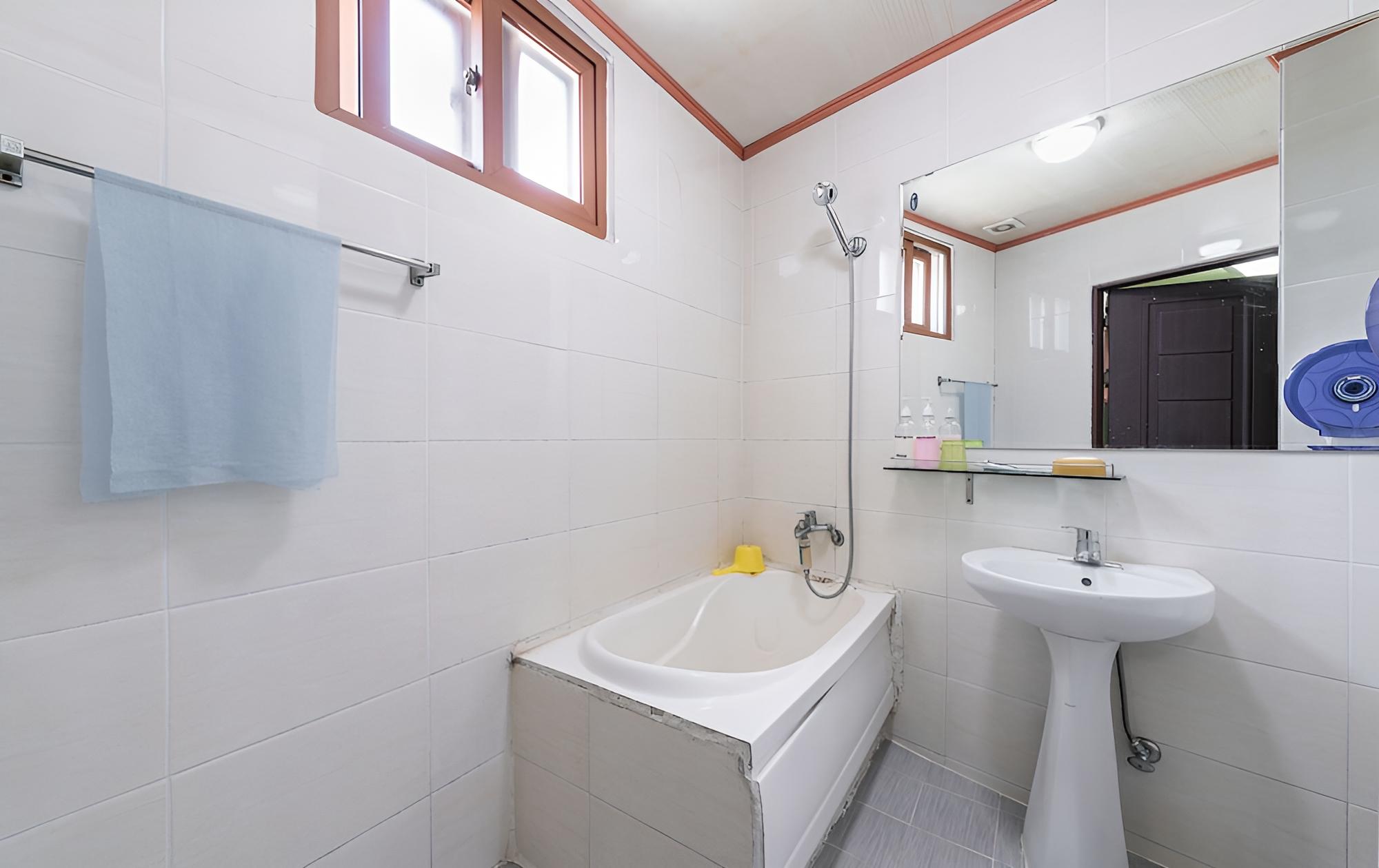 Jangchung Yangmi Motel view 5