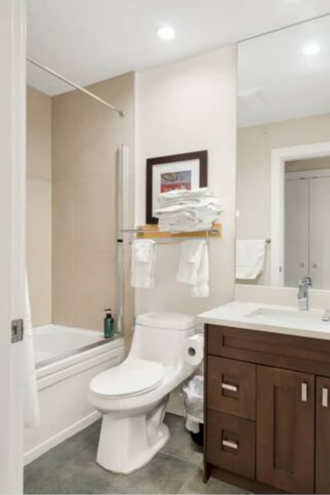 Scenic 3BR Penthouse Suite