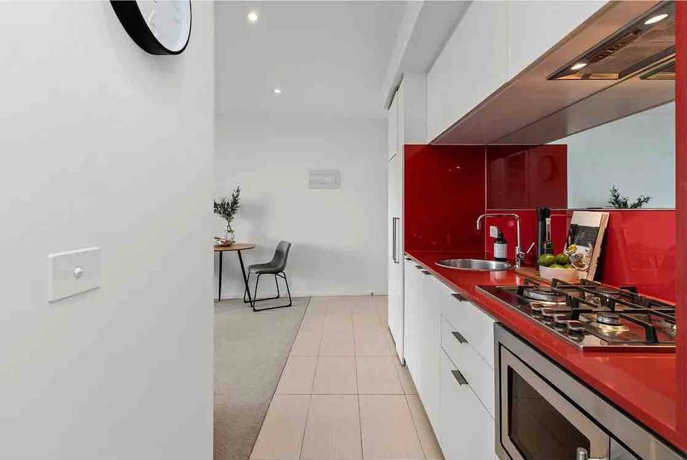 Luxurious one Bedroom Apartment With Pool