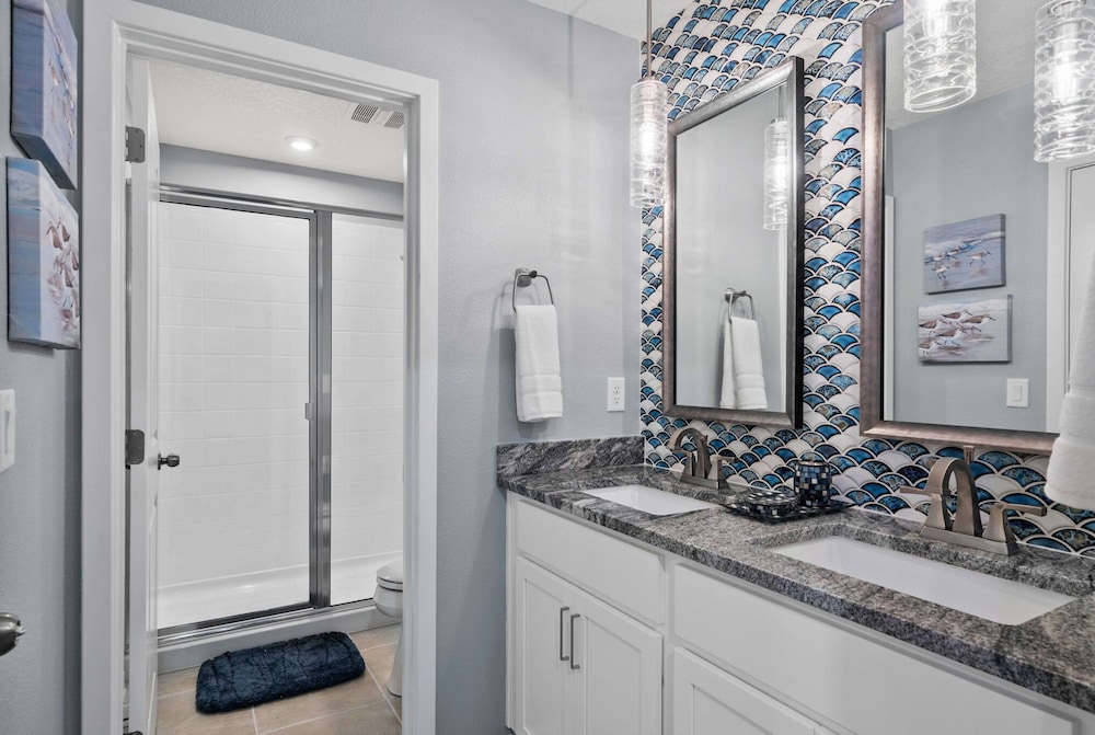9127 Turquoise Wave Cove