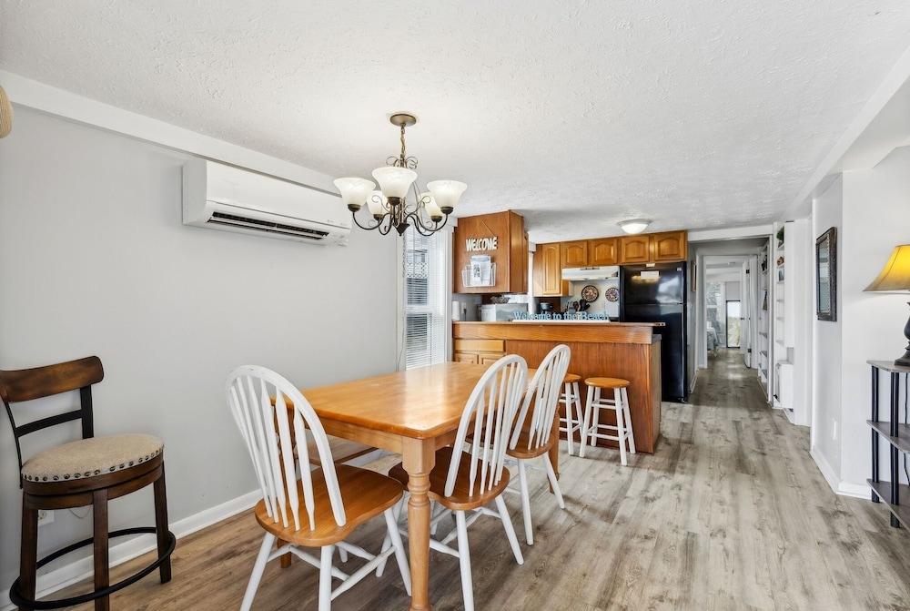 124 S Fletcher - Downstairs 3 Bedroom Duplex