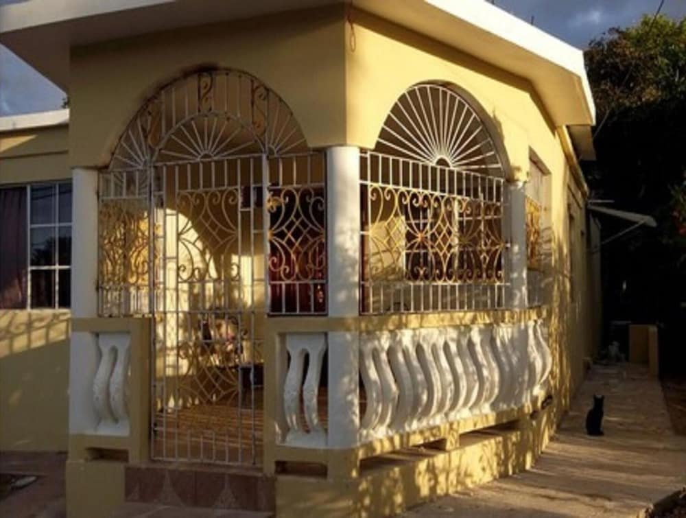 Reggae Moon Guest House