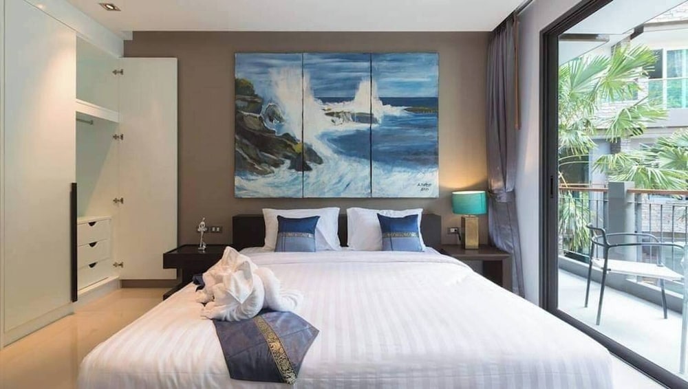Emerald 521 - Studio With Balcony and Shared Pool view 5