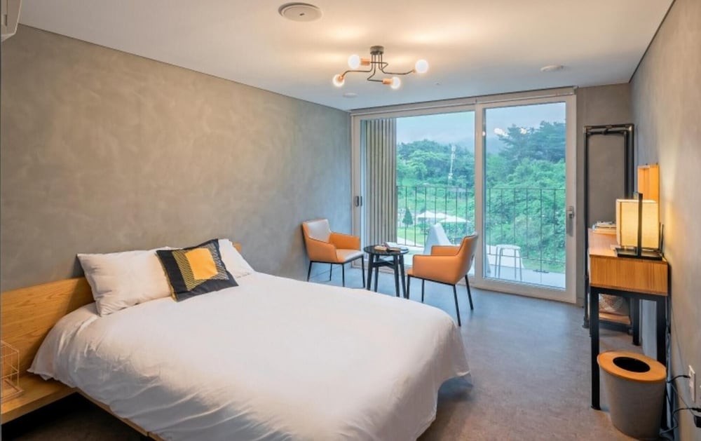 Yongwol Eco Village Youth Hostel view 4