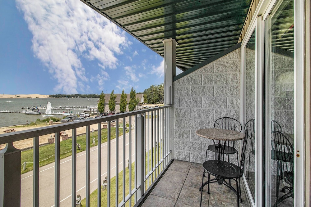 Dunes Waterfront Resort