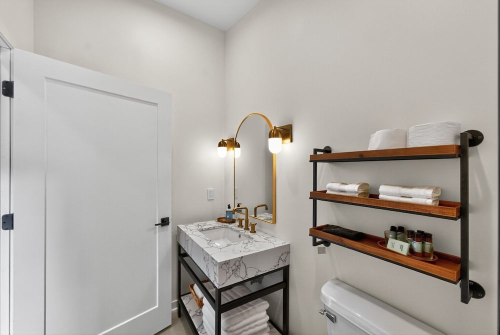 500 House - Unit A 1 Bedroom Townhouse