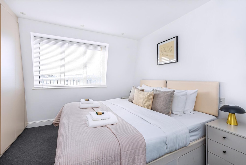 Stylish Three-bed Flat in Marylebone