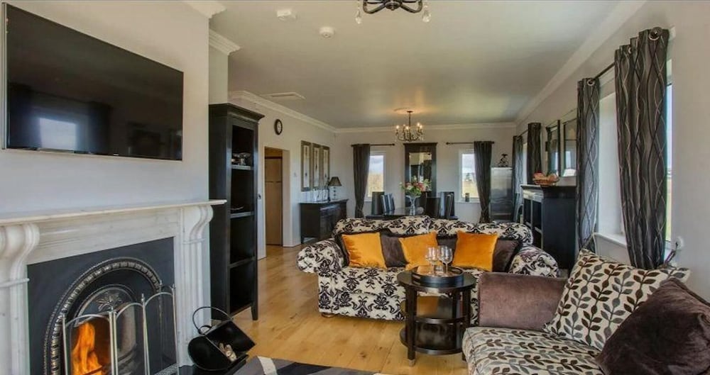 Waterford Villa 5 Bed Beach Retreat