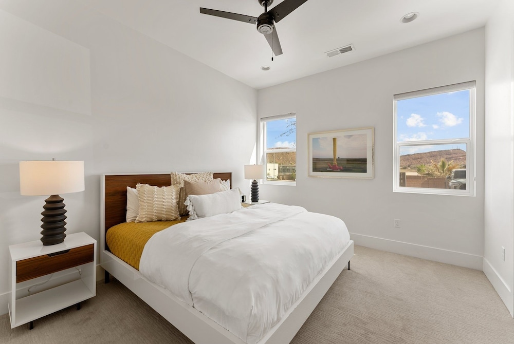 Villa #26 At Bloomington Country Club - Sunset Retreat 4 Bedroom Townhouse