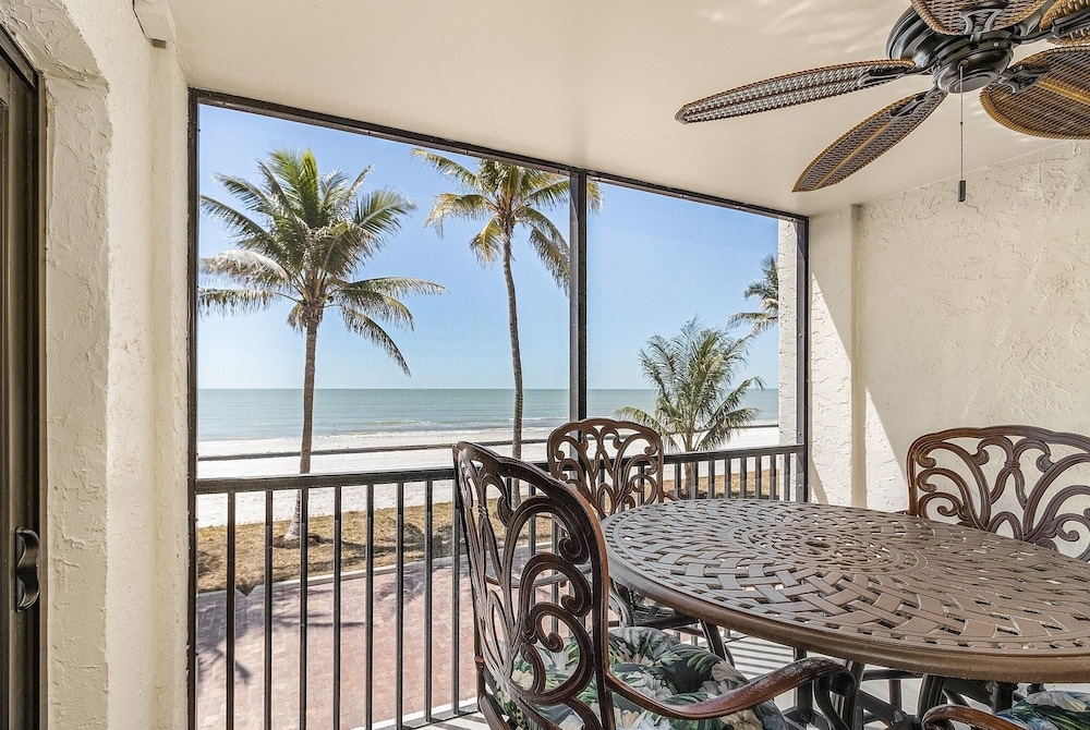 Seaside 108: Oceanview 2br/2ba Condo With Pool, Steps To Beach 2 Bedroom Condo