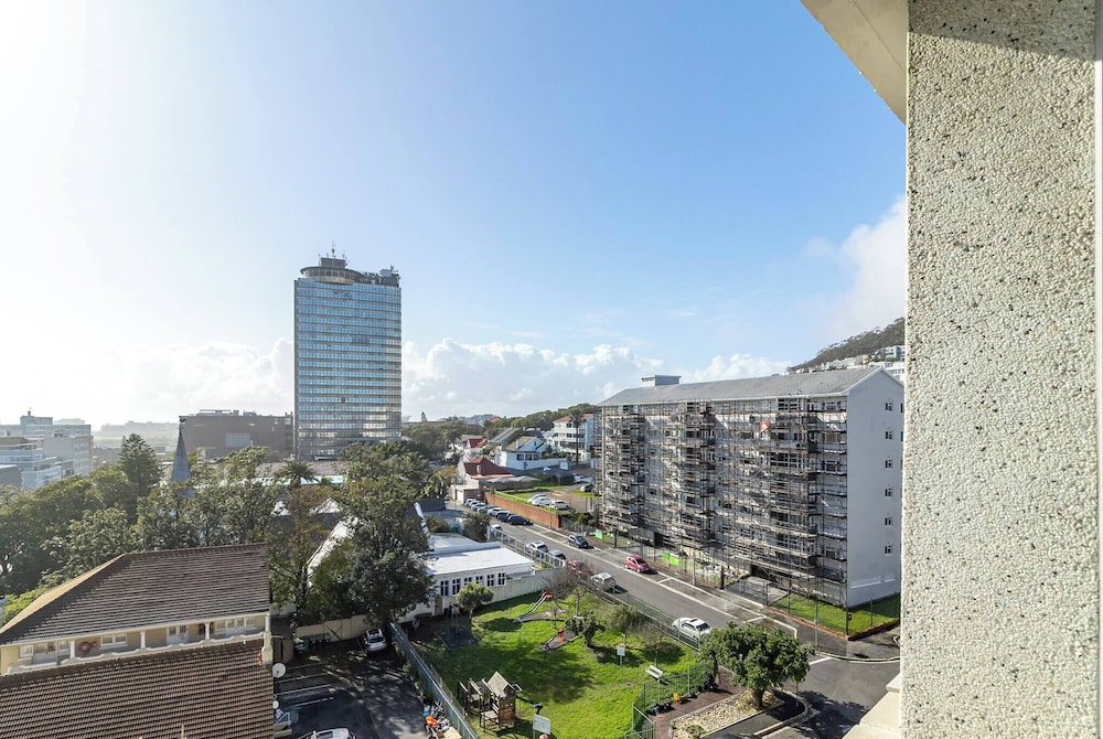 1 Bedroom Apartment, Seapoint, Cape Town
