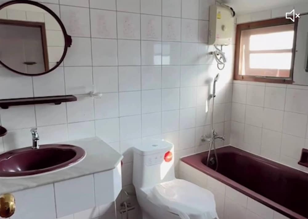 Beautiful 2 Story Newly Renovated Bungalow House