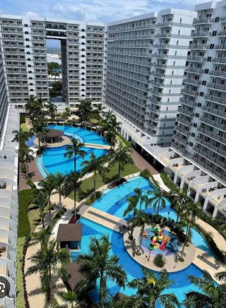 Dainty Pasay City Apartment for Rent - Entire House Front of Mall of Asia