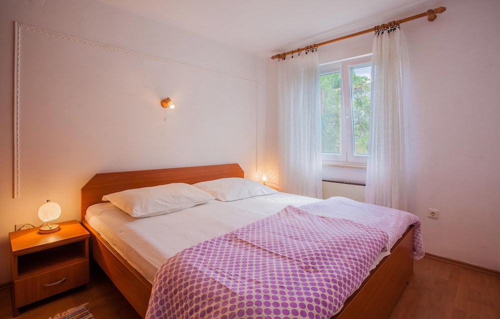 Nice Apartment in Cres With 2 Bedrooms and Wifi view 5