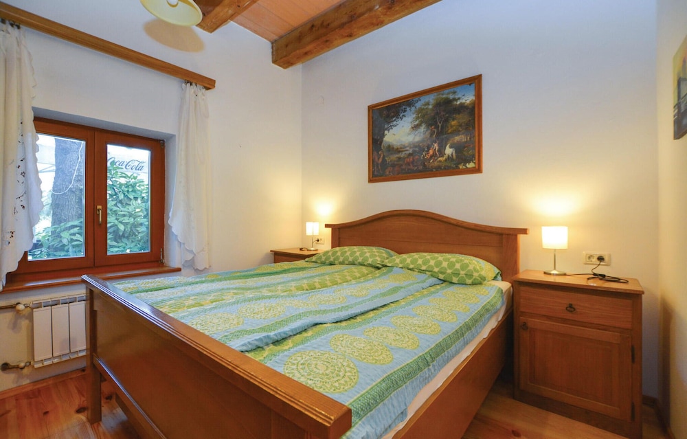 Amazing Home in Portoroz With Wifi and 6 Bedrooms view 2