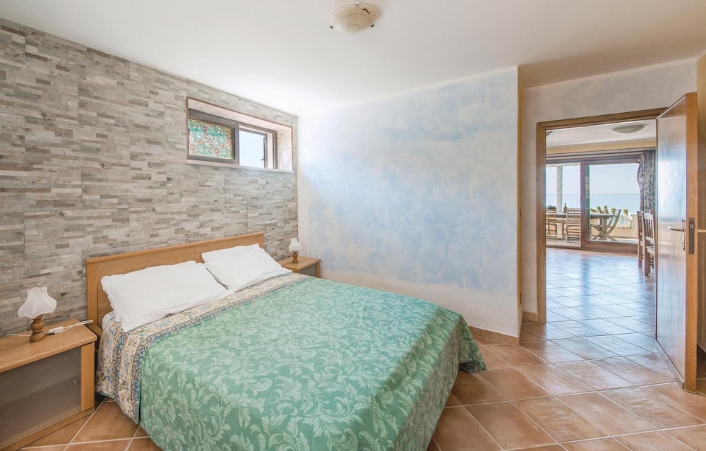 Casa in Riva al Mare 2 view 3