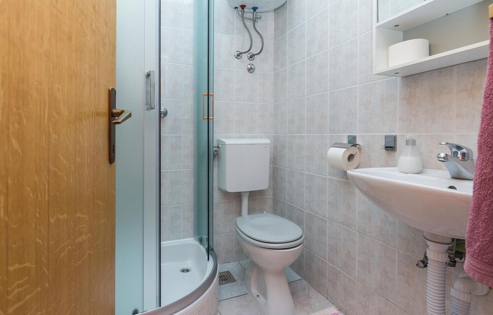 Nice Home in Modric With Wifi and 1 Bedrooms view 2