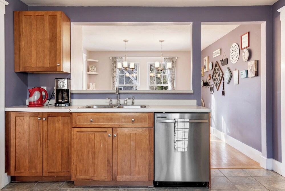 Ogunquit Village 4BR Walk to Beach, Dining & Town Center