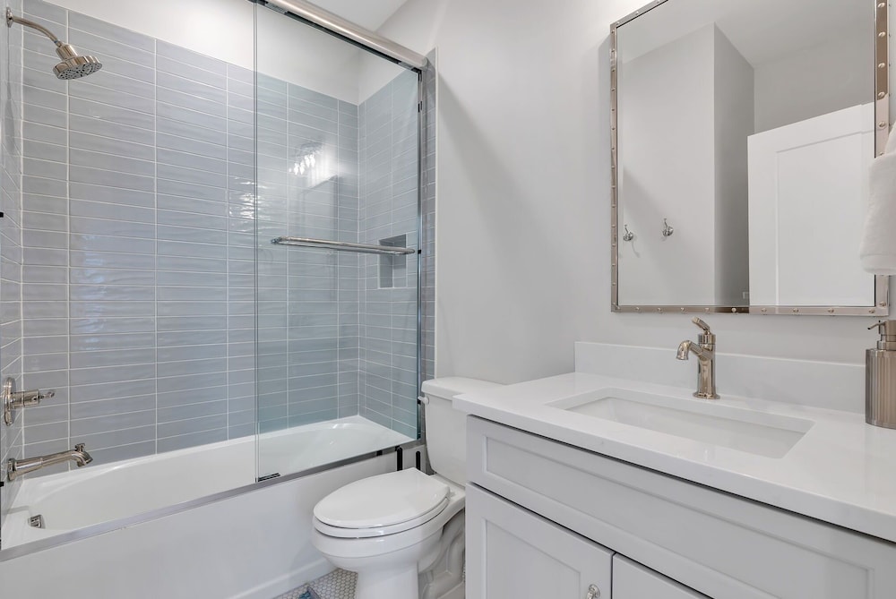 Soprano-private Rooftop-gr8 Walking Location