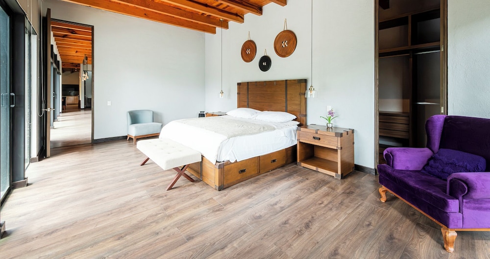 Pedacito de Lago - Lakeview Home