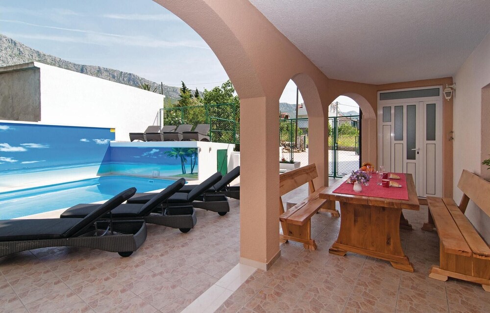 Awesome Home in Kastel Gomilica With Wifi and 1 Bedrooms view 3