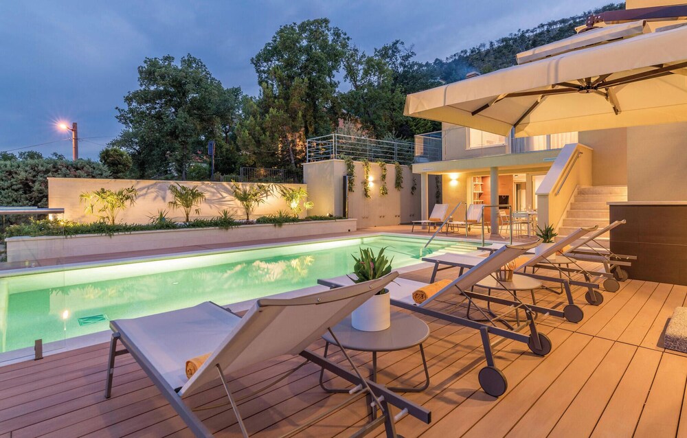 Beautiful Home in Plomin With Jacuzzi, Wifi and 1 Bedrooms view 5