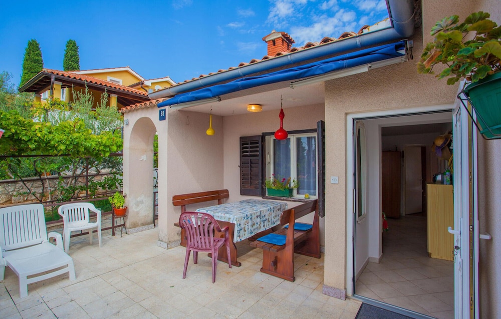 Nice Apartment in Cres With 2 Bedrooms and Wifi view 3