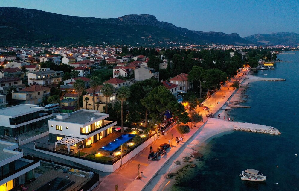 Beautiful Home in Kastel Stari with Hot Tub, Sauna & Outdoor Swimming Pool