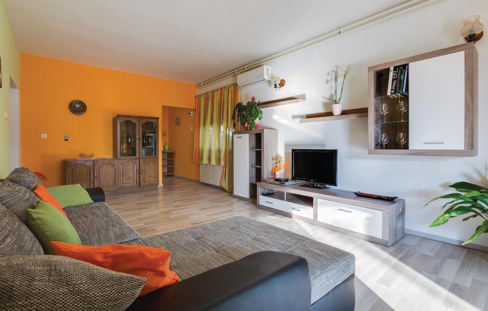 Beautiful Home in Svetvincenat With Wifi and 1 Bedrooms view 5