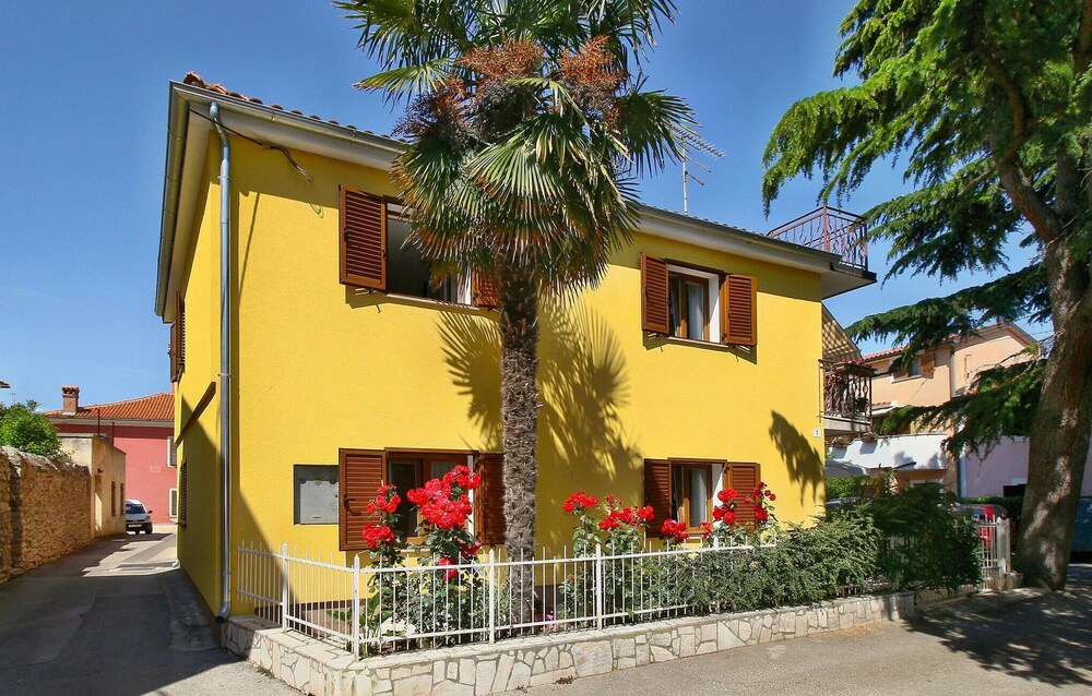 Amazing Home in Novigrad With Wifi and 2 Bedrooms view 2