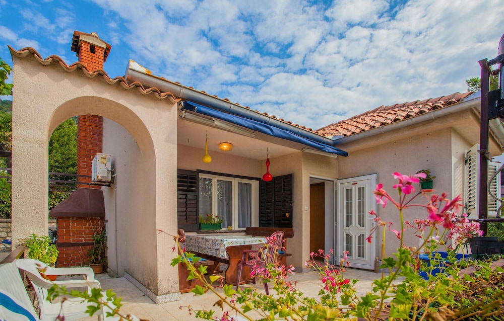 Nice Apartment in Cres With 2 Bedrooms and Wifi view 2