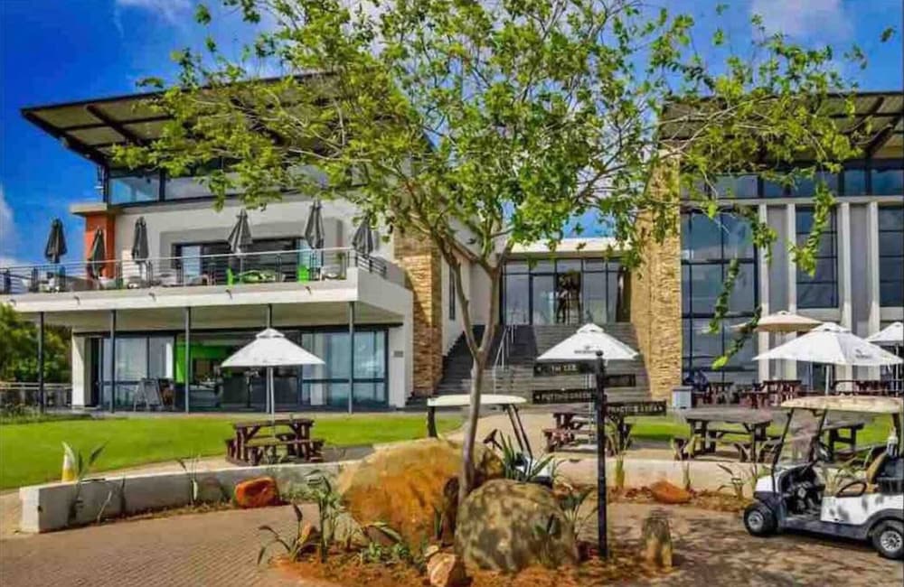 Apt 2 Bed in Stunning Golf Estate