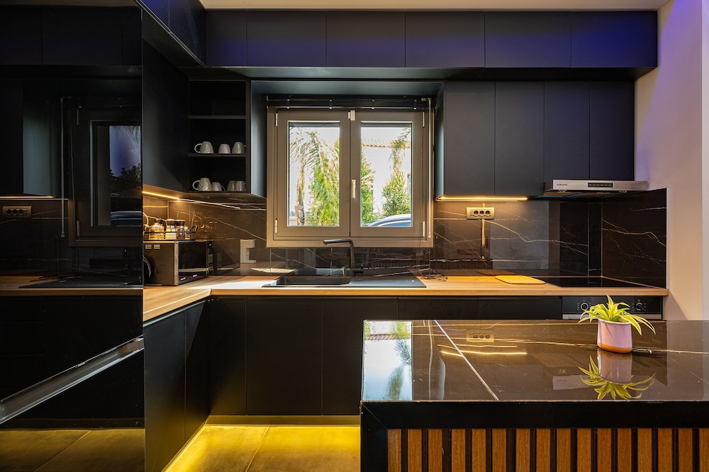Noir Residence