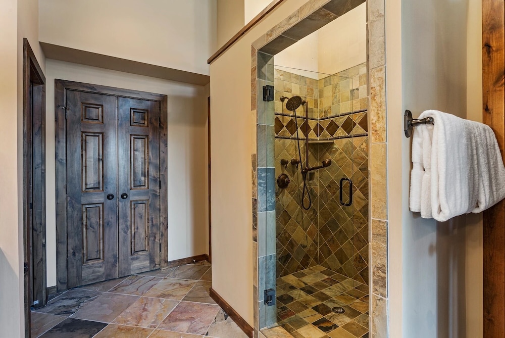 Stag Lodge at Deer Valley Resort - Three Bedroom Residence with Spa #13 3 Condo