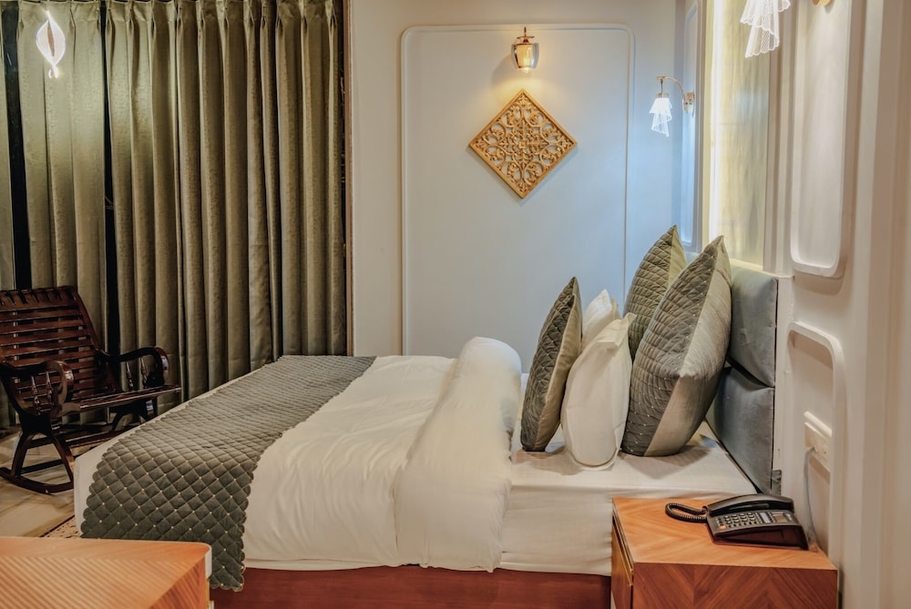 Sunoraa Luxury Hotel And Spa