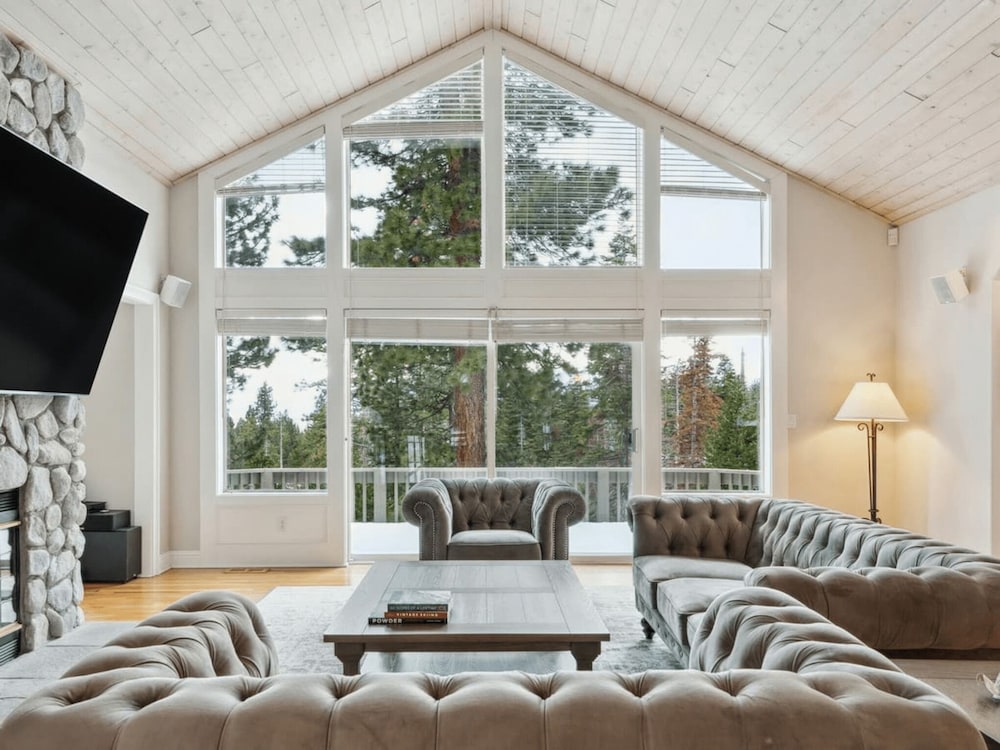 The Royal Canterbury Retreat 4 Bedroom Home by RedAwning - Property Image 22