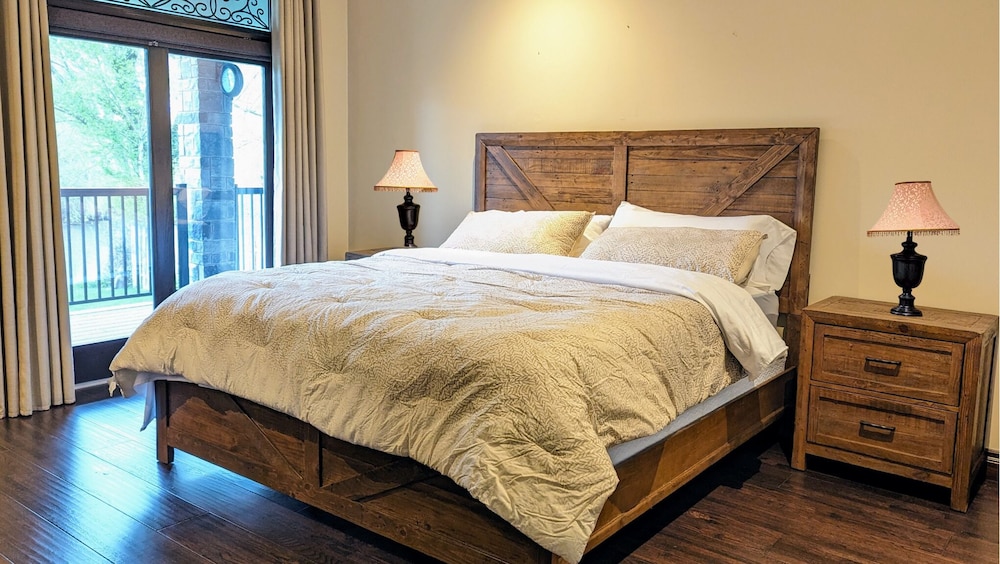 Niagara Creekside B&B